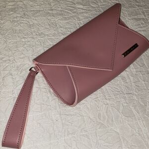 Jantaminiau wristlet